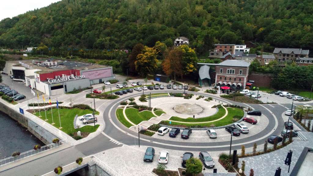 Réalisation d'une esplanade (casino de Chaudfontaine)