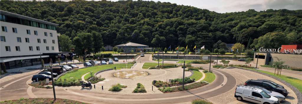 Réalisation d'une esplanade (casino de Chaudfontaine)